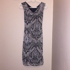 Super cute sleeveless patterned dress size S